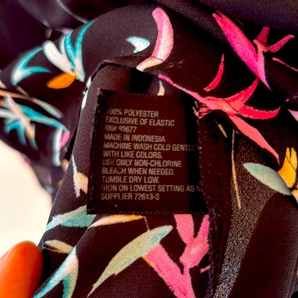 WORTHINGTON Floral Sleeveless Top Black - Picture 5 of 5